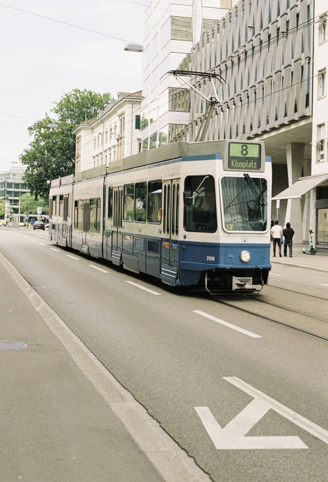 Tram No.8