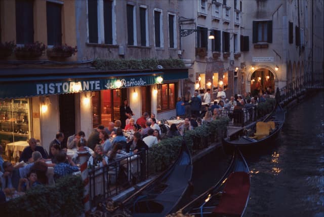 Restaurant with Tourists